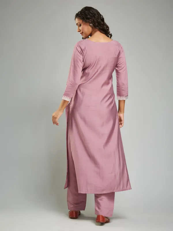 Onion_Viscose_Chanderi_Fabric_Printed_Work_Kurta_Pant_And_Dupatta_Set