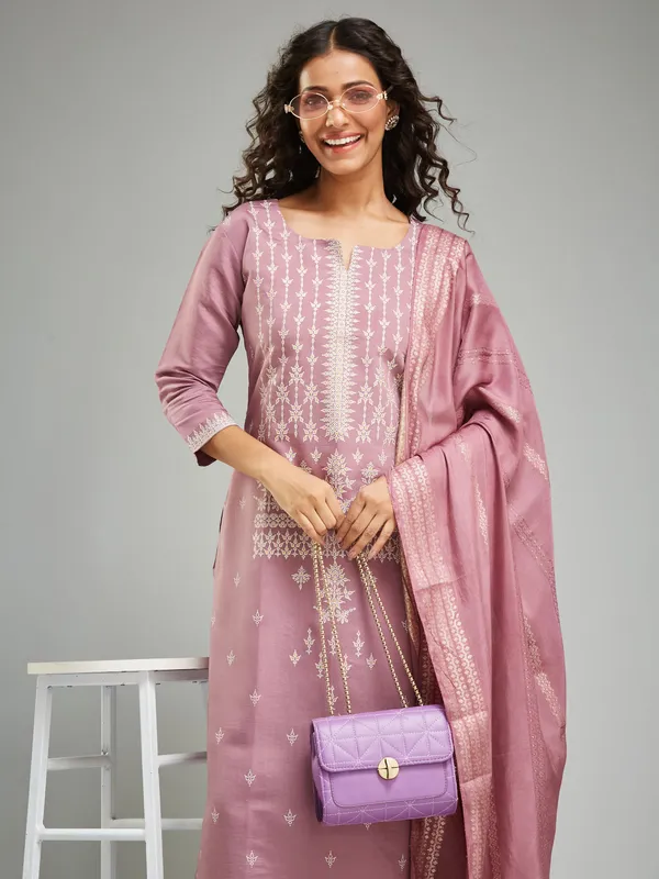 Onion_Viscose_Chanderi_Fabric_Printed_Work_Kurta_Pant_And_Dupatta_Set