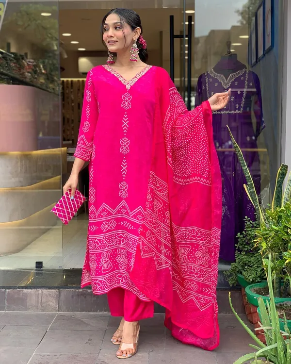 Pink_Silk_Blend_Printed_Fabric_Work_Straight_Cut_Kurta_Pant_And_Dupatta_Set