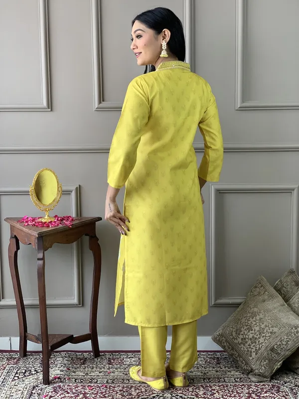 Yellow_Embroide_Fabric_Straight_Kurta_Pant_And_Dupatta_Set