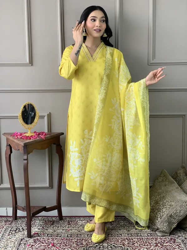 Yellow_Embroide_Fabric_Straight_Kurta_Pant_And_Dupatta_Set