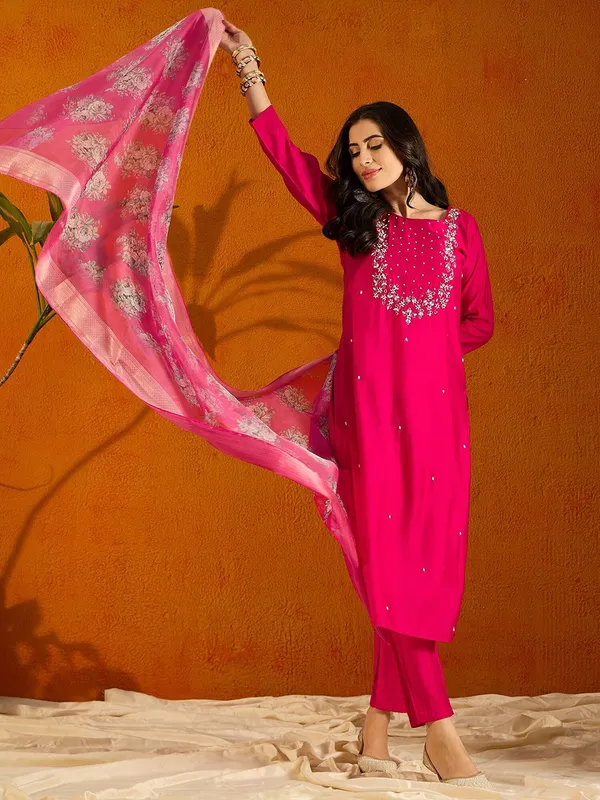 Pink_Printed_Viscose_Fabric_Straight_Kurta_Pant_And_Dupatta_Set