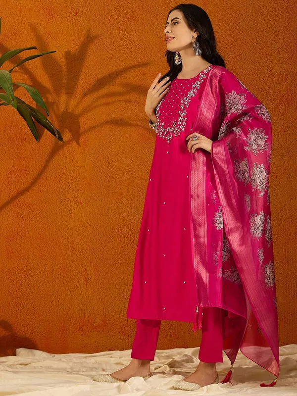Pink_Printed_Viscose_Fabric_Straight_Kurta_Pant_And_Dupatta_Set