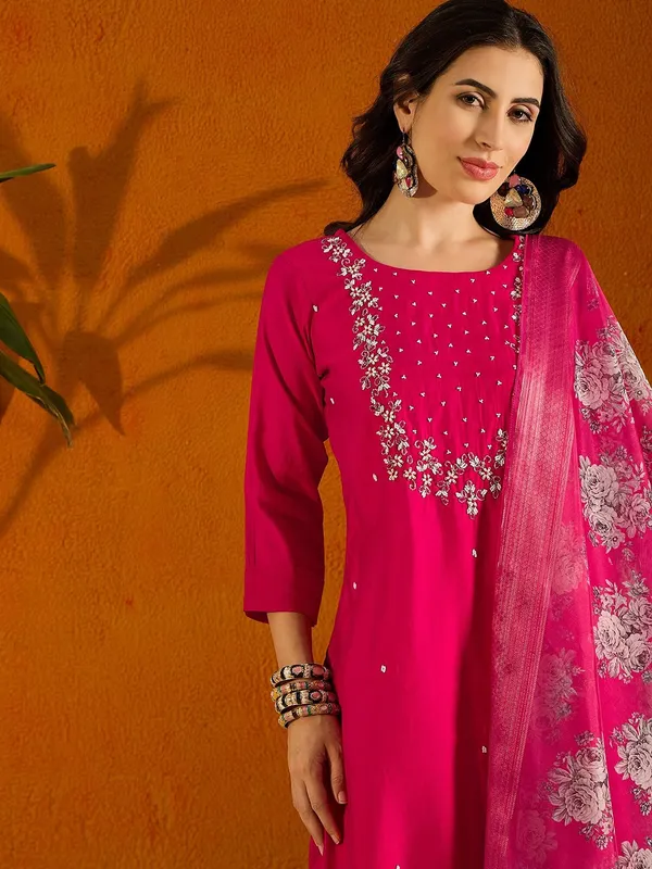 Pink_Printed_Viscose_Fabric_Straight_Kurta_Pant_And_Dupatta_Set