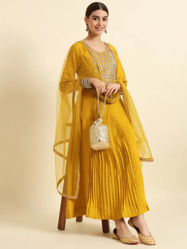 Yellow_Chanderi_Silk_Embroidery_Kurta_Set_For_Women
