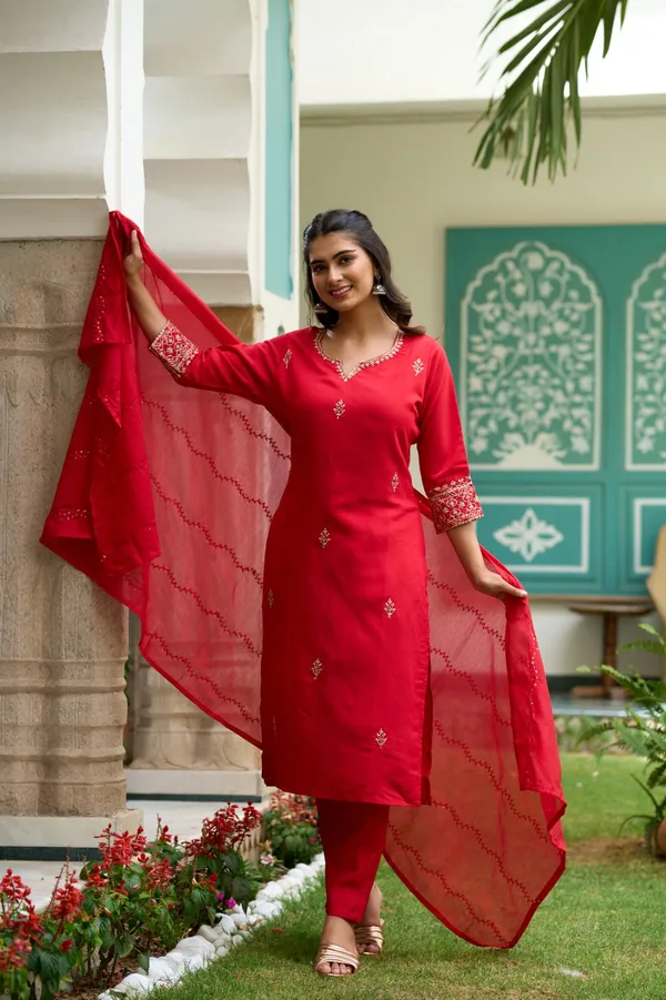 Red_Chanderi_Embroidery_Kurta_Pant_Set_For_Women