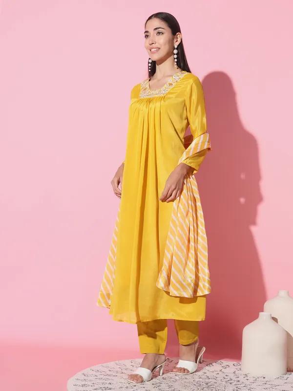 Yellow_Chanderi_Fabric_Embroidery_Kurta_Set_For_Women