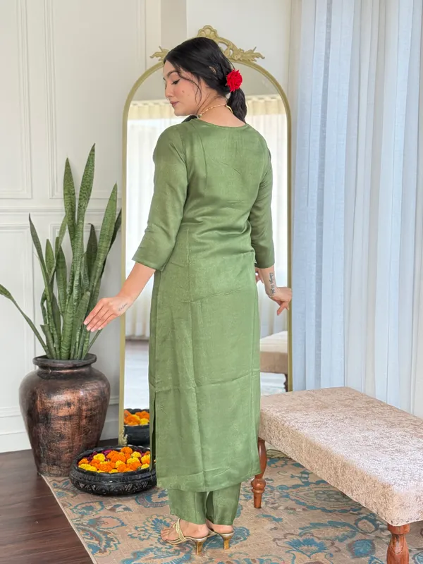 Pista_Embroide_Viscose_Kurta_Pant_And_Dupatta_Set