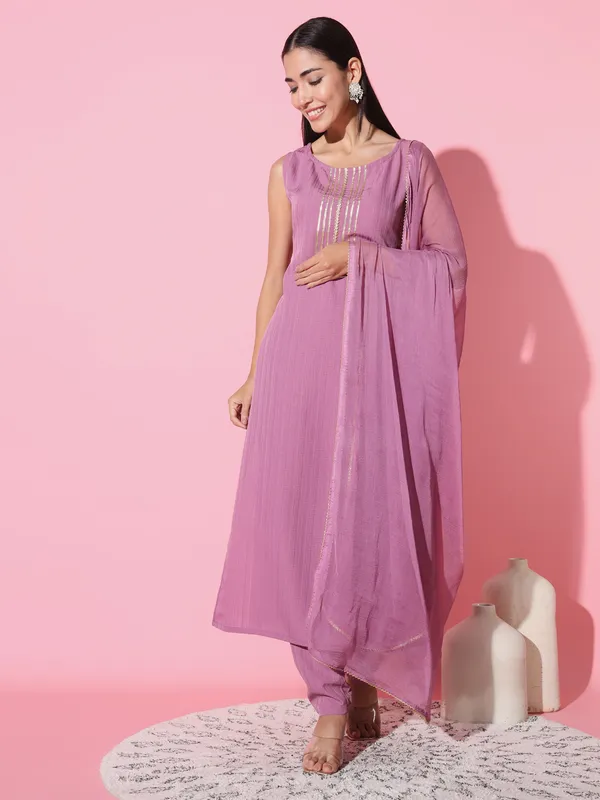 Pink_Art_Silk_Embroidery_Kurta_Pant_Set_For_Women