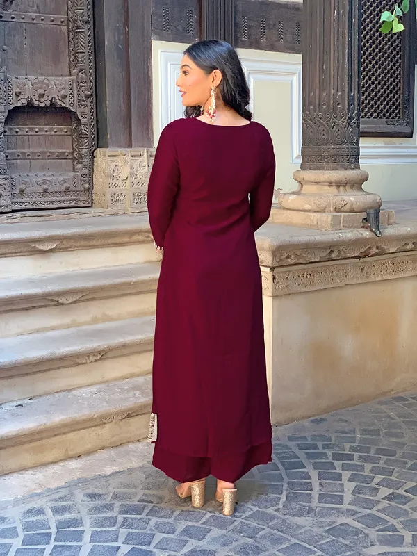 Maroon_Embroide_Viscose_Fabric_Straight_Kurta_Pant_And_Dupatta_Set