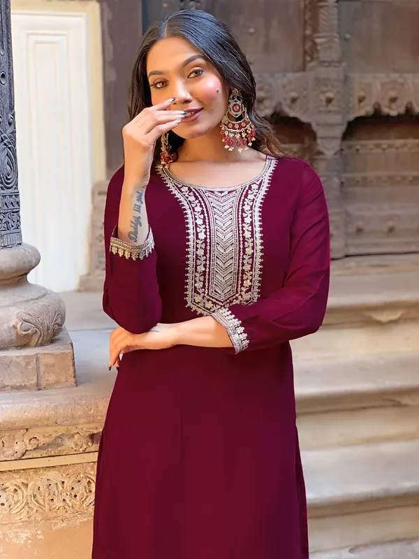 Maroon_Embroide_Viscose_Fabric_Straight_Kurta_Pant_And_Dupatta_Set