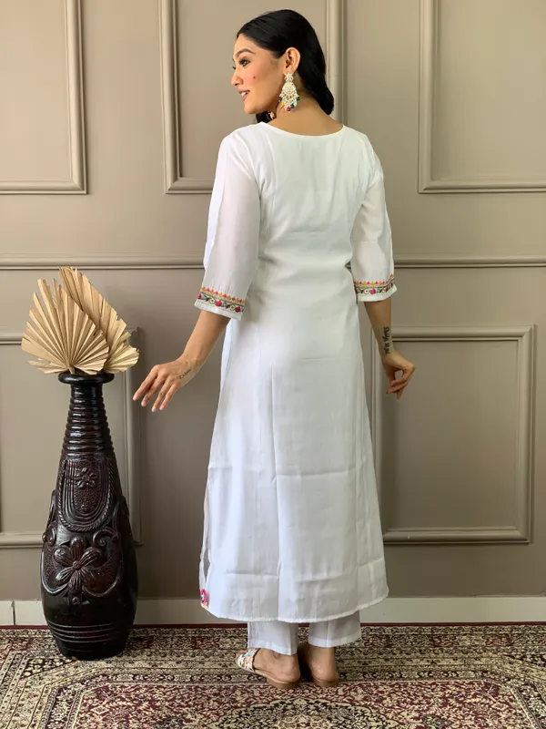 White_Chanderi_Thread_Work_Kurta_Set_For_Women