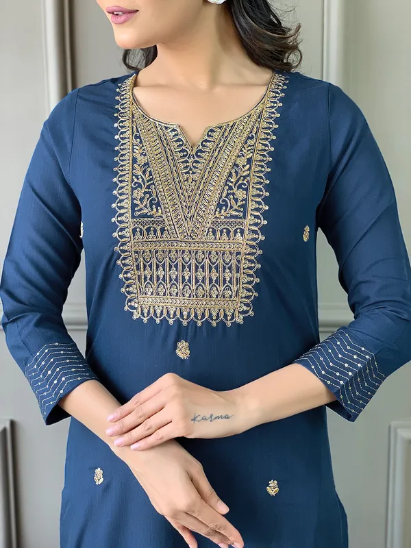 Blue_Rayon_Slub_Fabric_Embroidery_Kurta_Set_For_Women