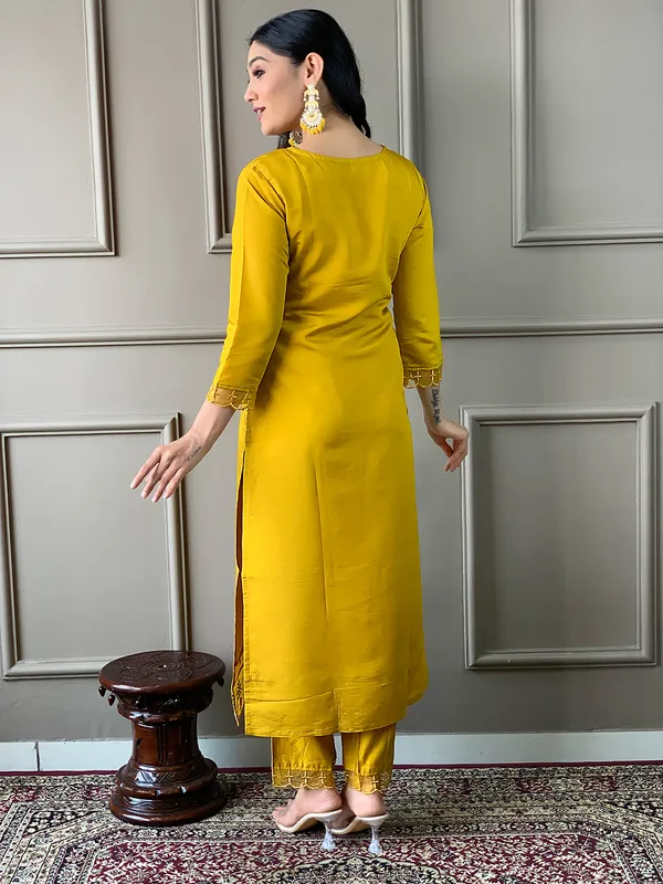 Mustard_Embroide_Chanderi_Fabric_Straight_Kurta_Pant_And_Dupatta_Set
