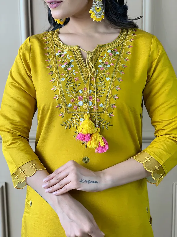 Mustard_Embroide_Chanderi_Fabric_Straight_Kurta_Pant_And_Dupatta_Set