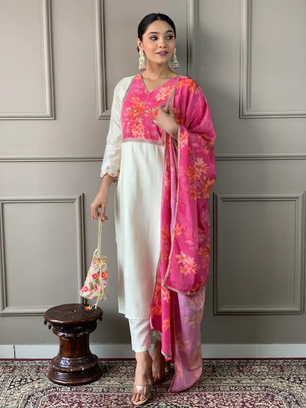 White_Floral_Chanderi_Fabric_Straight_Kurta_Pant_And_Dupatta_Set