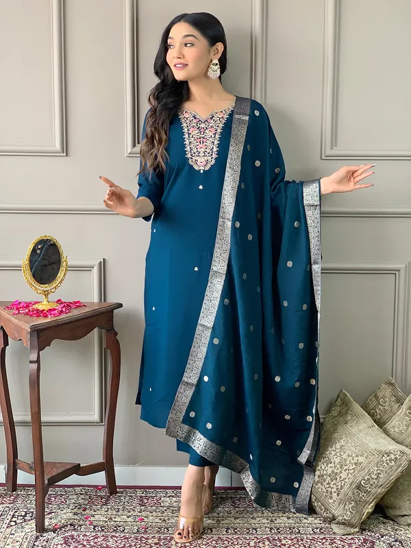 Blue_Chanderi_Embroidery_Kurta_Pant_Set_For_Women