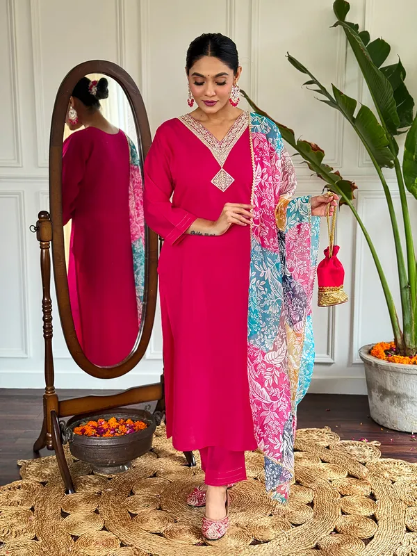 Red_Floral_Chanderi_Silk_Fabric_Straight_Kurta_Pant_And_Dupatta_Set
