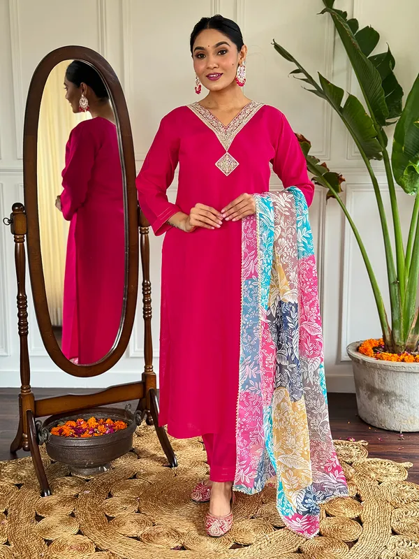 Red_Floral_Chanderi_Silk_Fabric_Straight_Kurta_Pant_And_Dupatta_Set