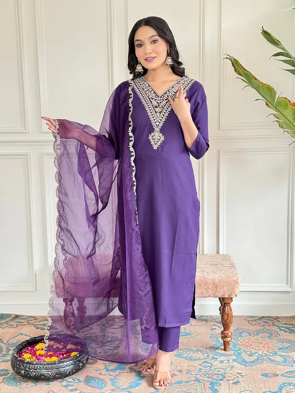 Violet_Slub_Fabric_Straight_Kurta_Pant_And_Dupatta_Set