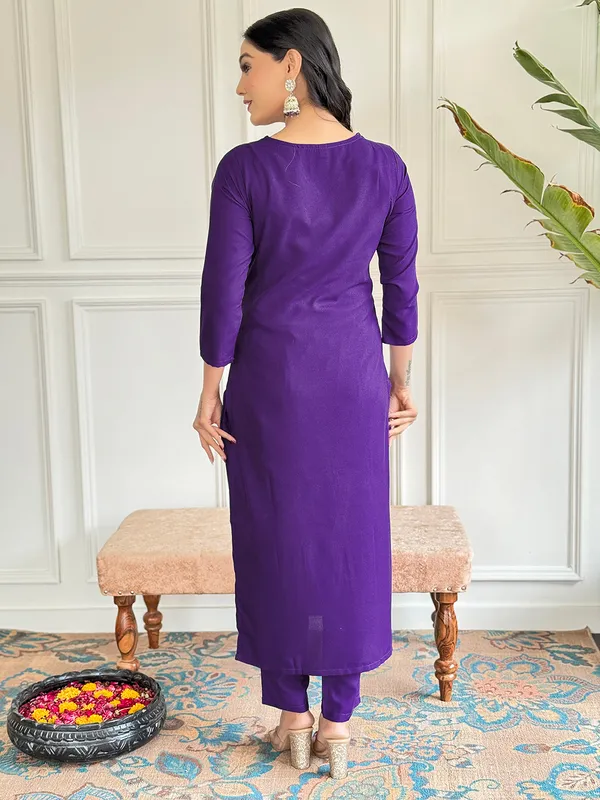 Violet_Slub_Fabric_Straight_Kurta_Pant_And_Dupatta_Set