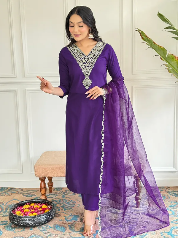 Violet_Slub_Fabric_Straight_Kurta_Pant_And_Dupatta_Set