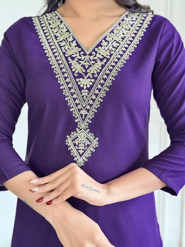 Violet_Slub_Fabric_Straight_Kurta_Pant_And_Dupatta_Set