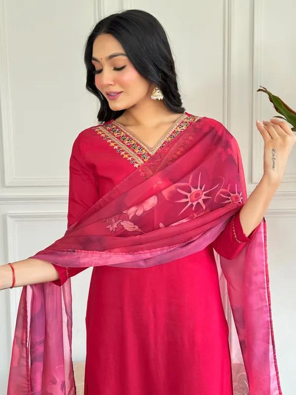 Red_Floral_Fabric_Straight_Kurta_Pant_And_Dupatta_Set