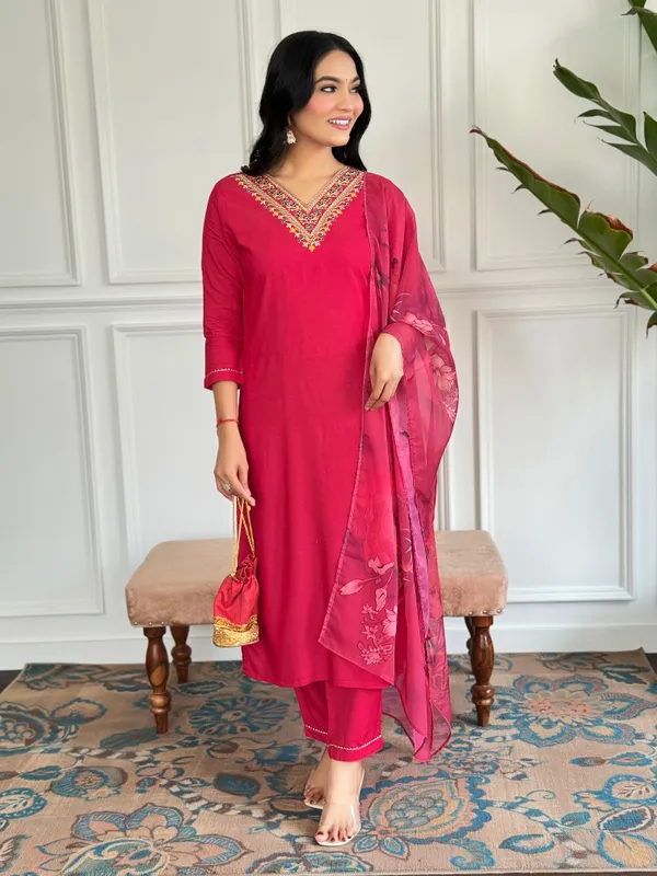 Red_Floral_Fabric_Straight_Kurta_Pant_And_Dupatta_Set