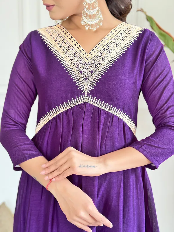 Purple_Embroide_Vichitra_Silk_Fabric_Straight_Kurta_Pant_And_Dupatta_Set