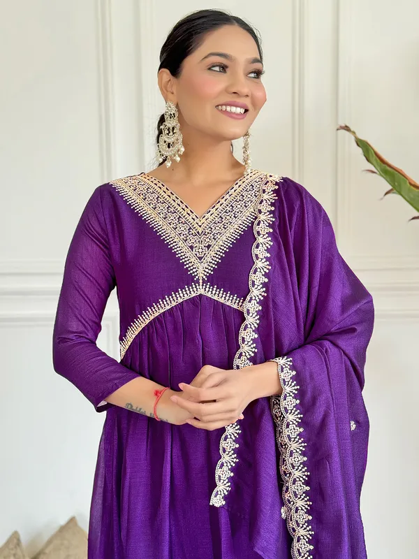 Purple_Embroide_Vichitra_Silk_Fabric_Straight_Kurta_Pant_And_Dupatta_Set