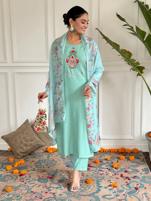 Blue_Thread_Work_Fabric_Straight_Kurta_Pant_And_Dupatta_Set