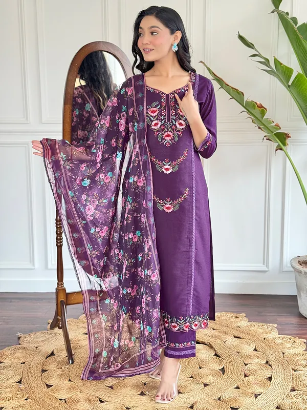 Purple_Embroide_Chanderi_Fabric_Straight_Kurta_Pant_And_Dupatta_Set
