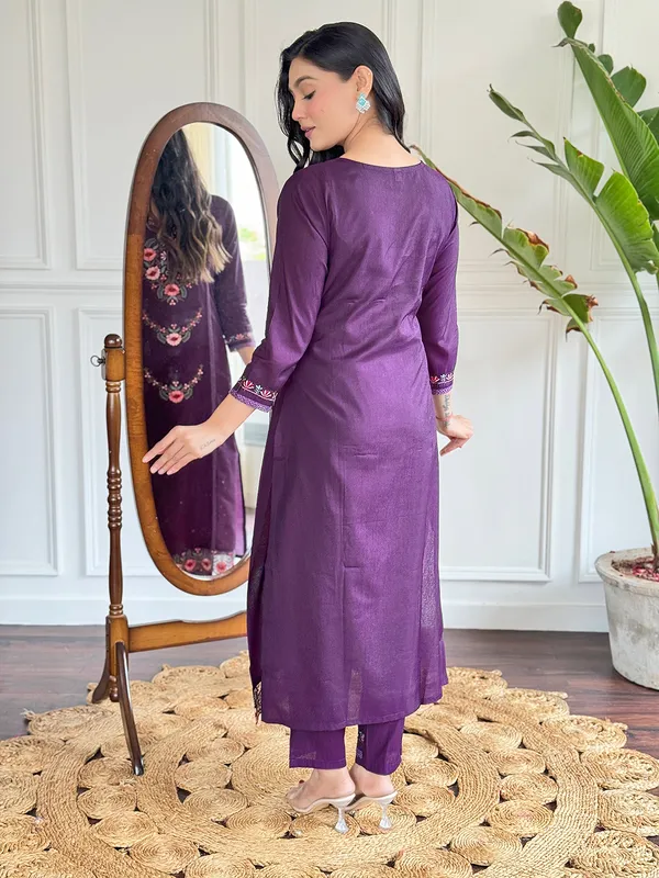 Purple_Embroide_Chanderi_Fabric_Straight_Kurta_Pant_And_Dupatta_Set