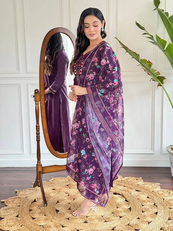Purple_Embroide_Chanderi_Fabric_Straight_Kurta_Pant_And_Dupatta_Set
