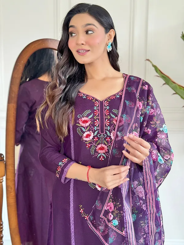 Purple_Embroide_Chanderi_Fabric_Straight_Kurta_Pant_And_Dupatta_Set