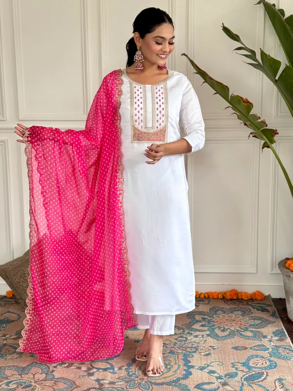 White_Viscose_Rayon_Embroidery_Kurta_Pant_Set_For_Women