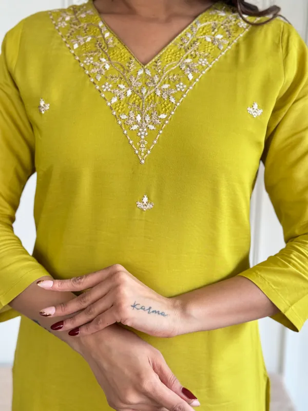 Yellow_Embroide_Slub_Fabric_Straight_Kurta_Pant_And_Dupatta_Set