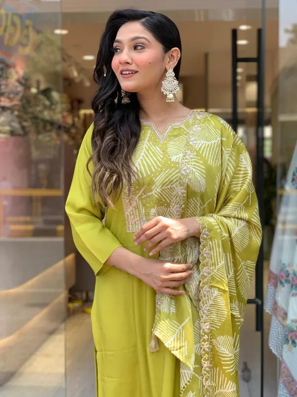 Yellow_Embroide_Slub_Fabric_Straight_Kurta_Pant_And_Dupatta_Set