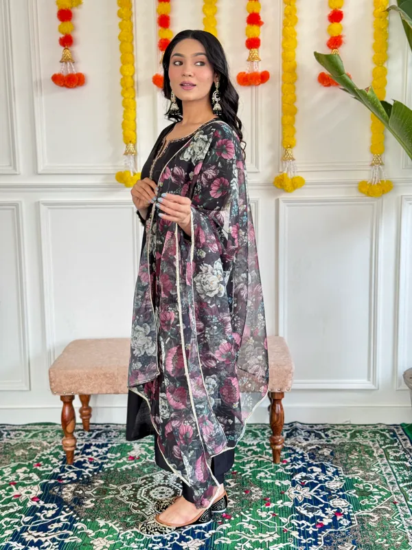 Black_Embroide_Slub_Fabric_Straight_Kurta_Pant_And_Dupatta_Set