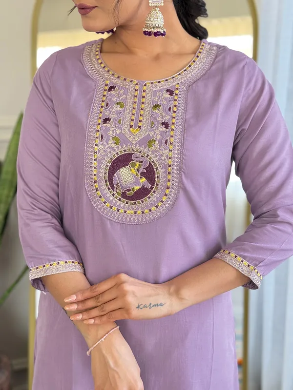 Lavender_Embroide_Viscose_Fabric_Straight_Kurta_Pant_And_Dupatta_Set