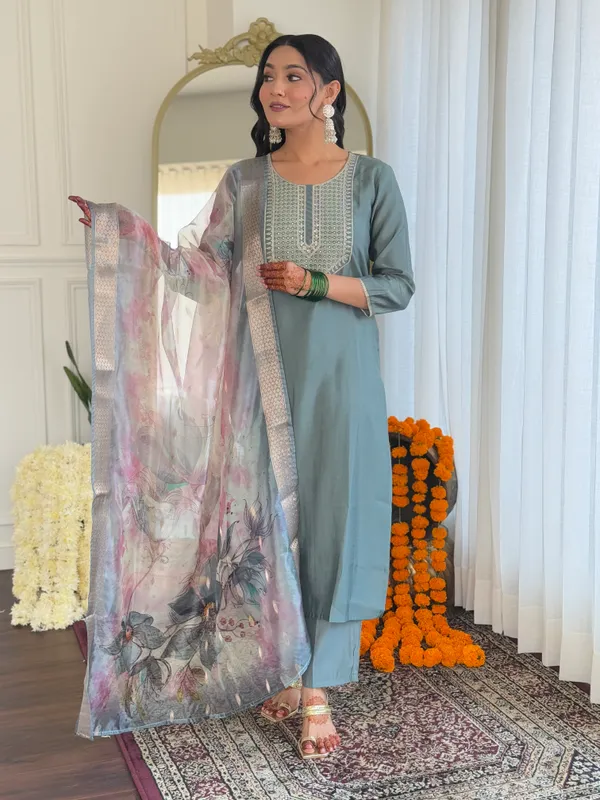 Pista_Embroide_Viscose_Fabric_Straight_Kurta_Pant_And_Dupatta_Set