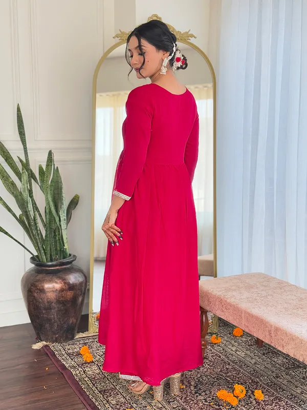 Red_Thread_Work_Vichitra_Silk_Fabric_Straight_Kurta_Pant_And_Dupatta_Set