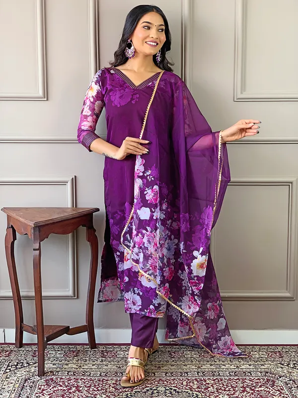 Purple_Viscose_Fabric_Embroidery_Kurta_Set_For_Women