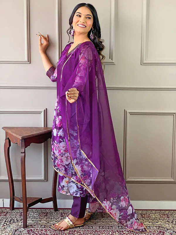 Purple_Viscose_Fabric_Embroidery_Kurta_Set_For_Women