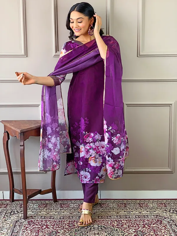 Purple_Viscose_Fabric_Embroidery_Kurta_Set_For_Women