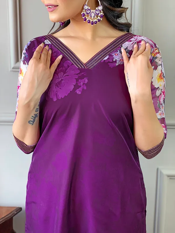Purple_Viscose_Fabric_Embroidery_Kurta_Set_For_Women