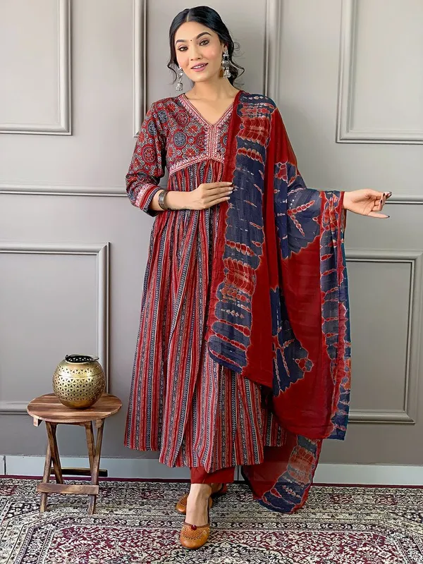 Maroon_Cotton_Fabric_Printed_Kurta_Pant_Set_For_Women