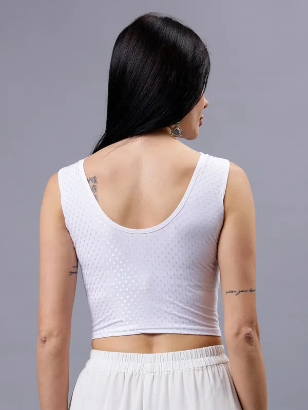 White_Plus_Size_Sleeveless_Blouse_For_Women