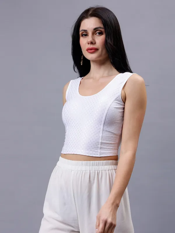 White_Plus_Size_Sleeveless_Blouse_For_Women